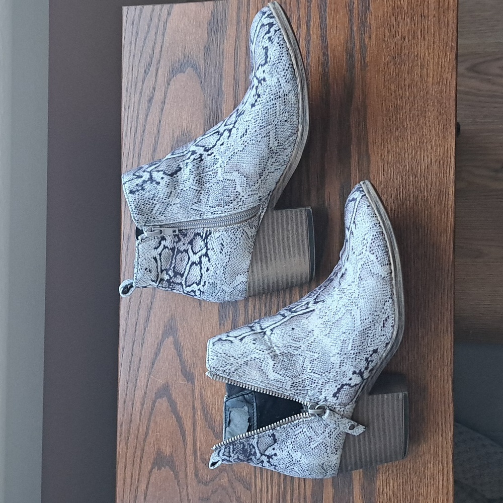 Boutique by Corky's Snakeskin print boots